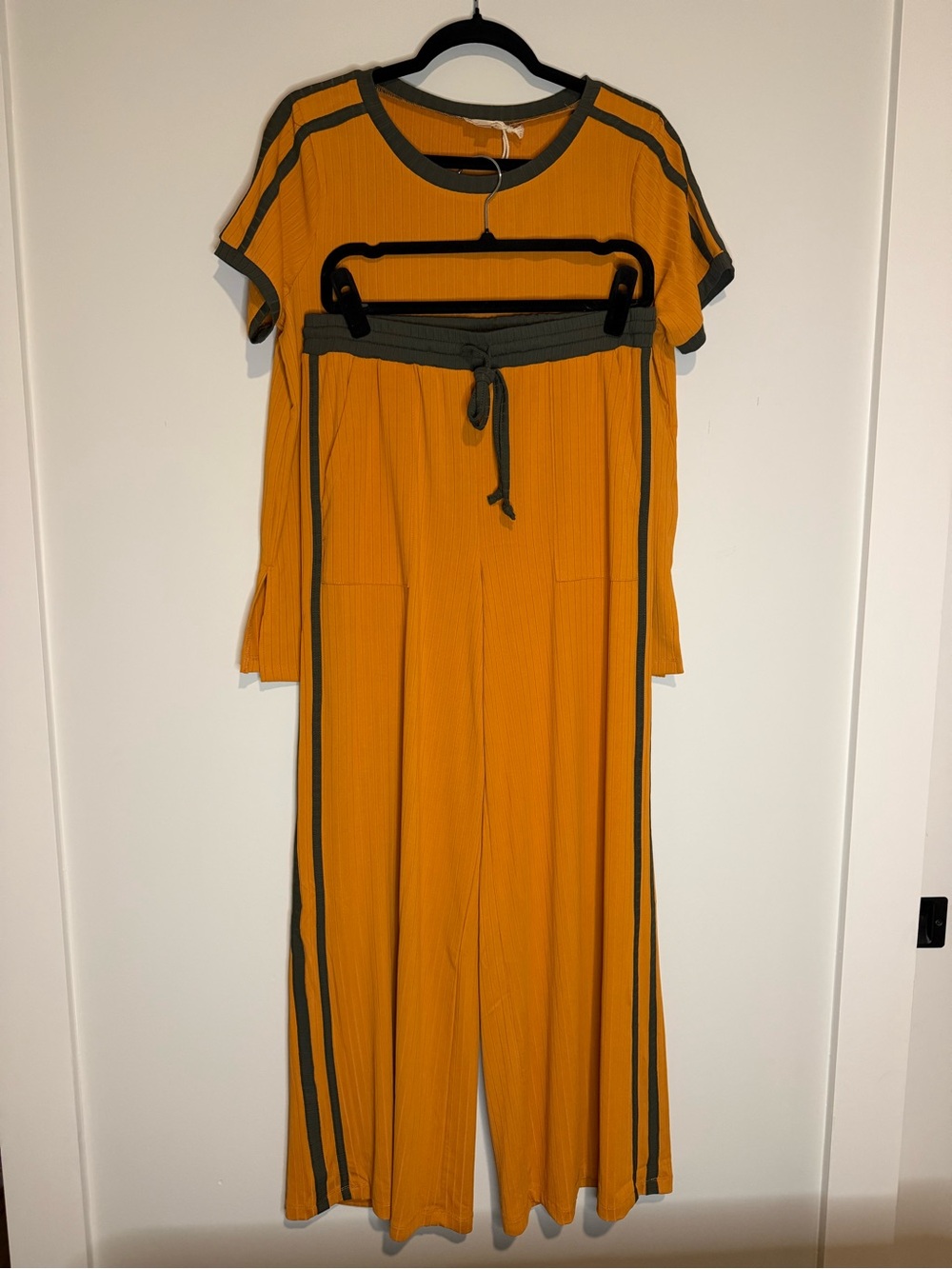 Hem & Thread Women's Orange/Gray Trim Shirt and Wide-Leg Pants Set
